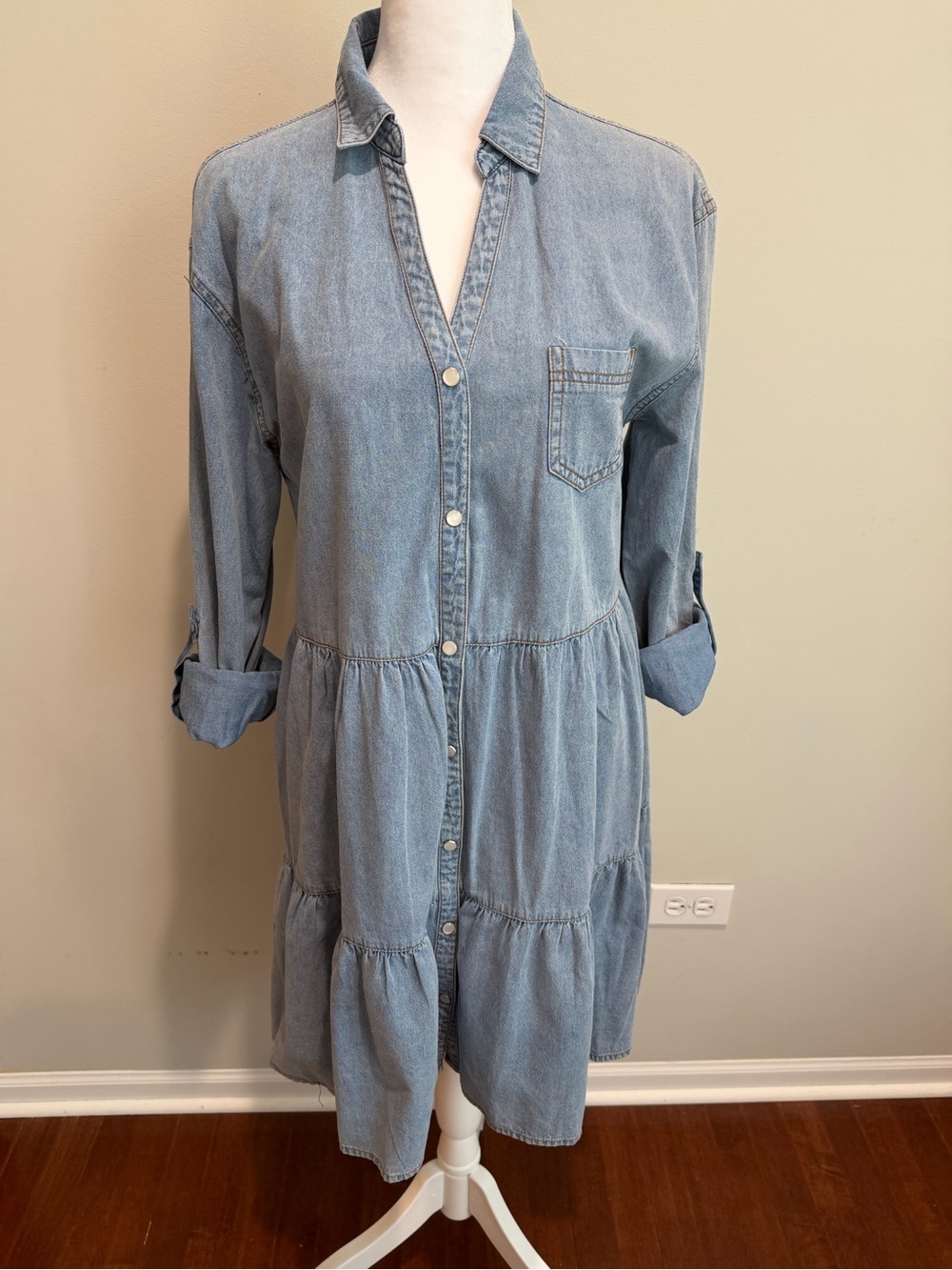 mittoshop Light Wash Denim Button-Front Tiered Shirt Dress M